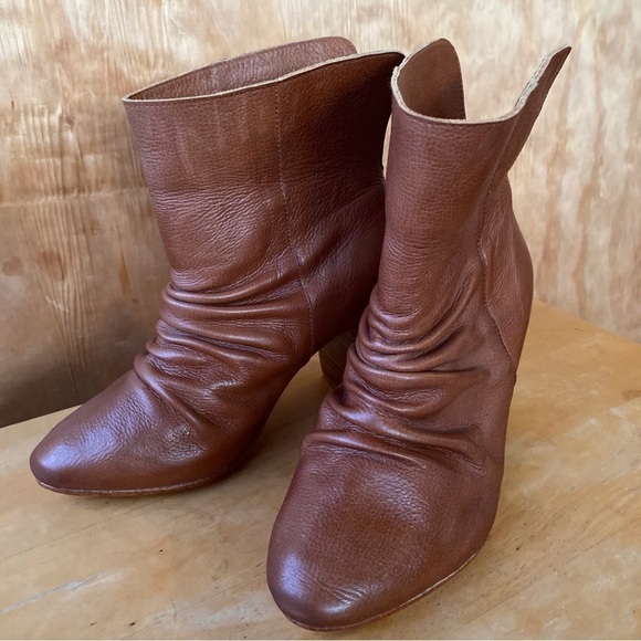 Elf Handmade Heeled Brown Leather Ankle Boot - Picture 11 of 11